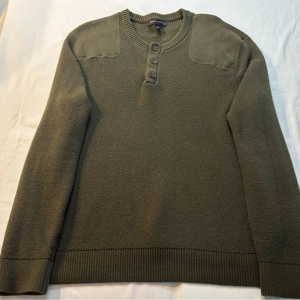 Banana Republic Green Crewneck Sweater Classic Knit